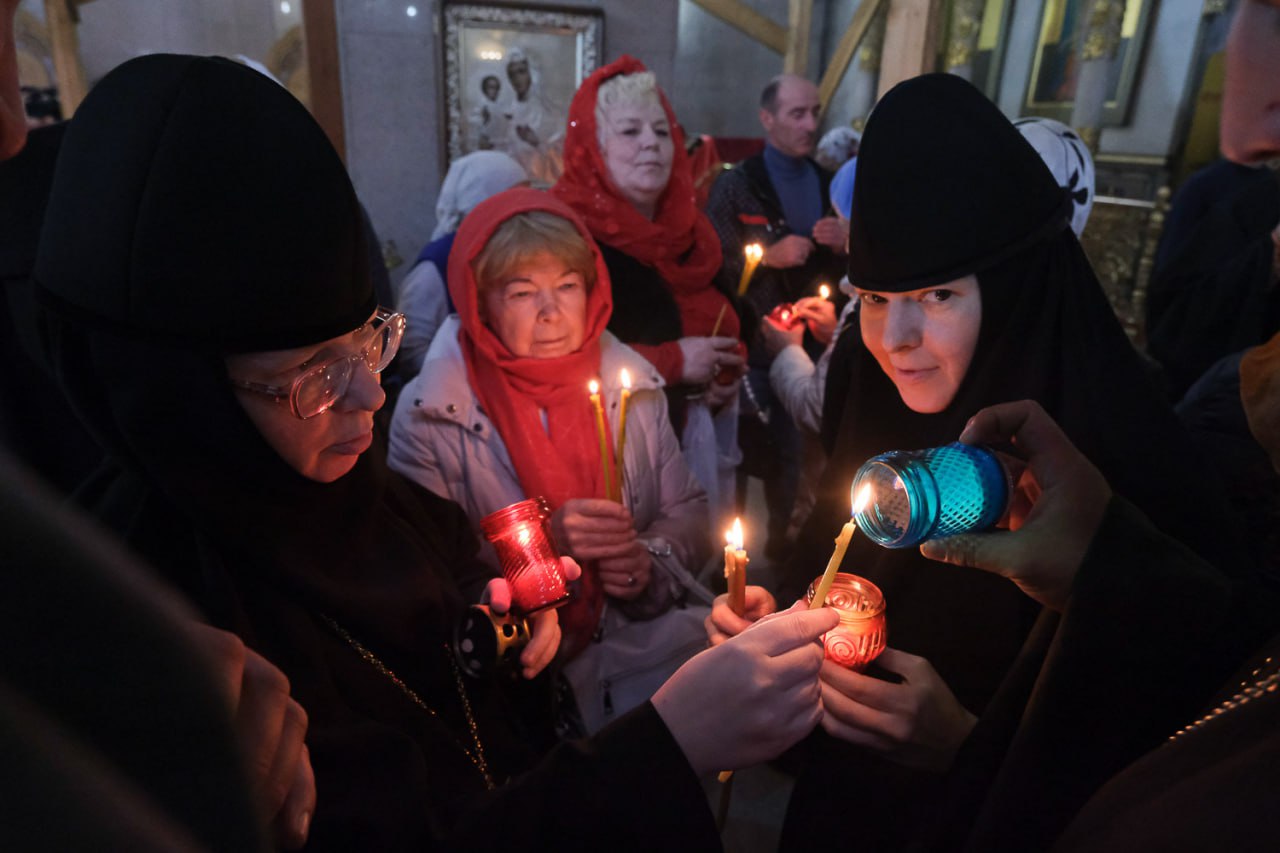 Жители Красноярска смогут прикоснуться к частице Благодатного огня
